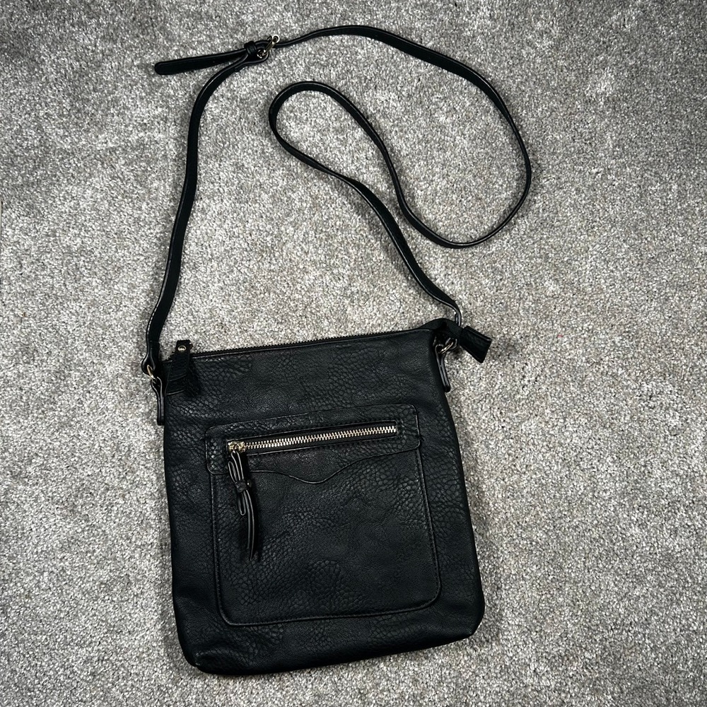 Charming Charlie Black Pebbled Faux Leather Crossbody Bag Gold Hardware Bow